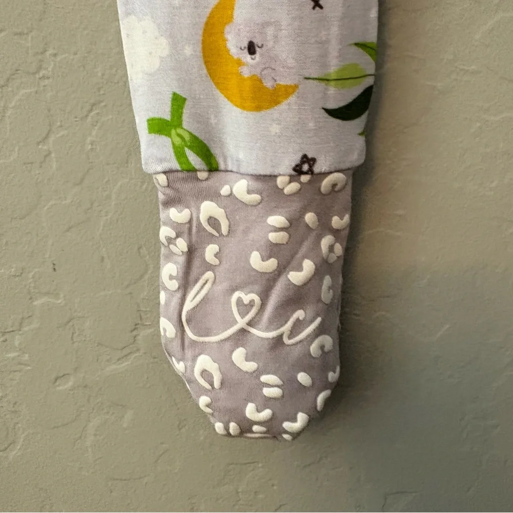 Laree + Co Morgan gray koala bamboo convertible footie pajamas 6-12 months NEW